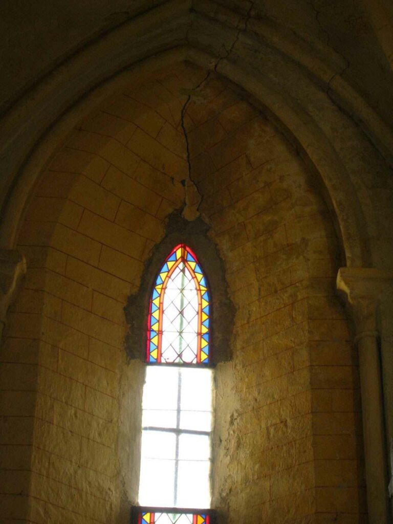 Vitrail 3 — avant restauration
